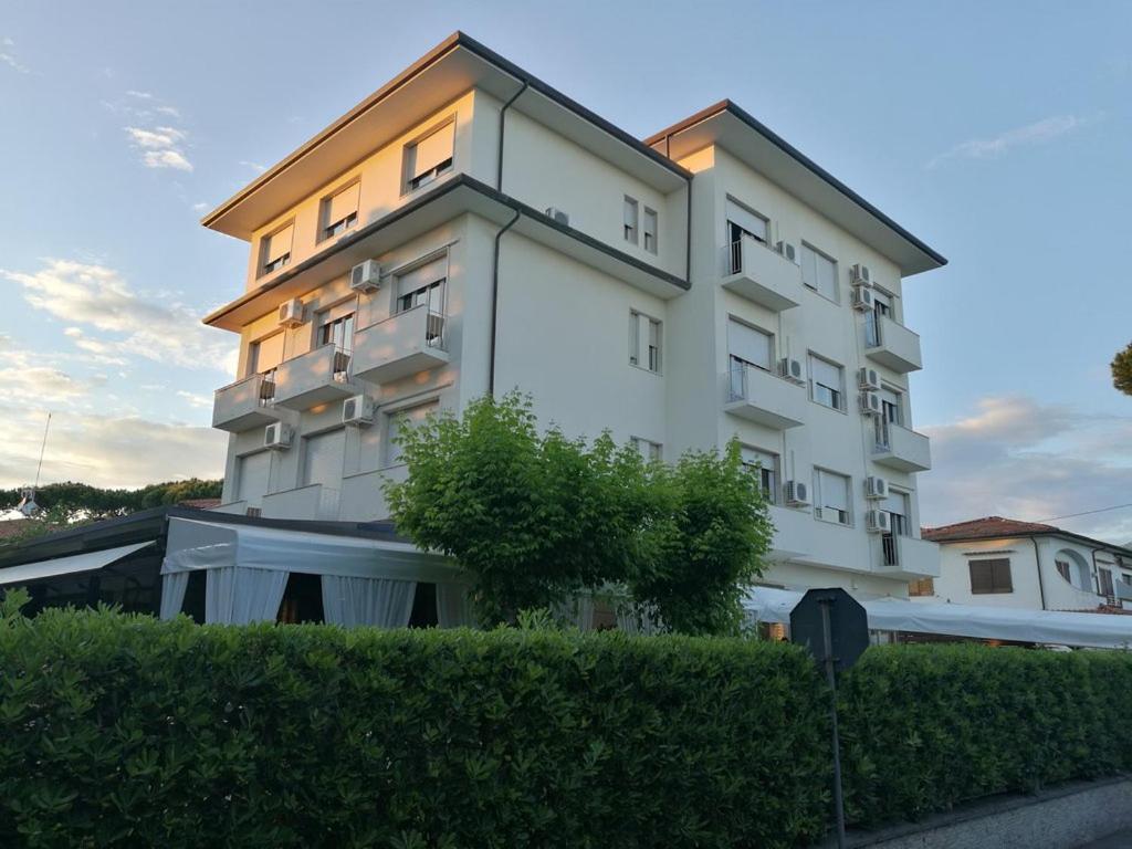 Hotel Crystal Marina di Pietrasanta Εξωτερικό φωτογραφία